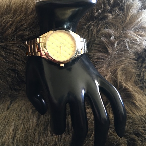 Ladies gold tone steel quilted rhinestone watch - Picture 3 of 8